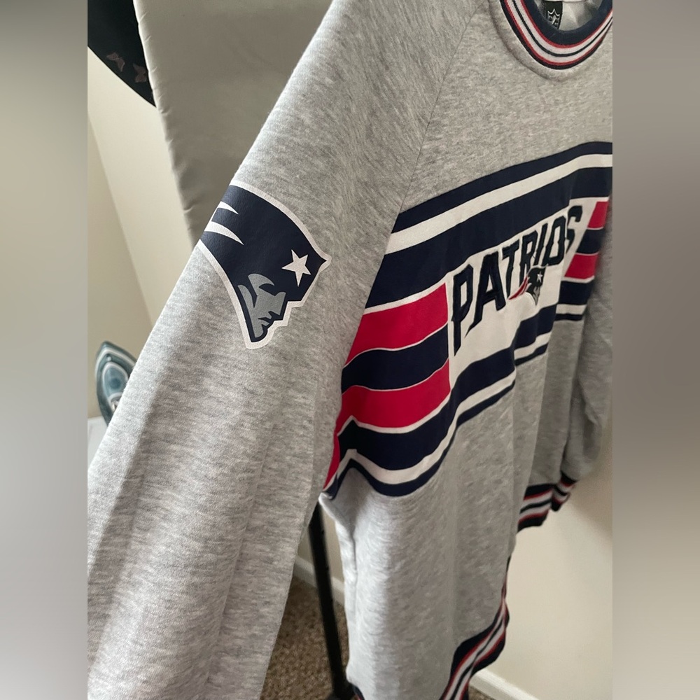 NE Patriots pullover! - Picture 2 of 4